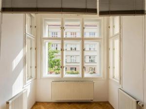 Pronájem bytu 3+1, Praha - Bubeneč, Uralská, 101 m2