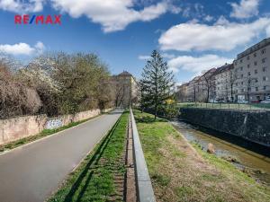 Pronájem bytu 1+kk, Praha - Libeň, náměstí Dr. Václava Holého, 27 m2