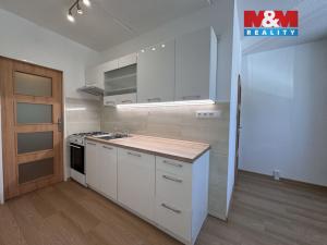 Prodej bytu 3+1, Třebíč - Nové Dvory, Velkomeziříčská, 76 m2