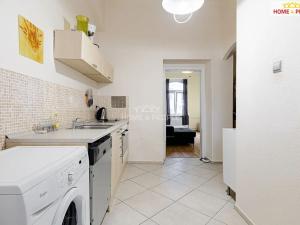 Prodej bytu 2+1, Karlovy Vary, Zeyerova, 52 m2