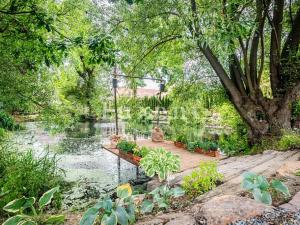 Prodej ubytování, Hluboká nad Vltavou, 1114 m2