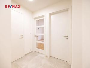 Pronájem bytu 2+kk, Praha - Vinohrady, Záhřebská, 49 m2