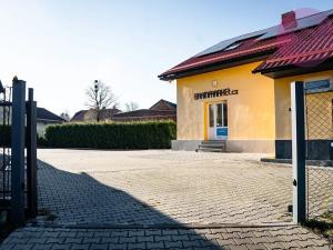 Pronájem obchodního prostoru, Ostrava, Hladnovská, 250 m2