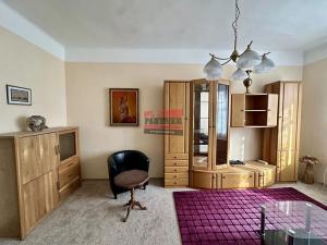 Prodej podílu rodinného domu, Praha - Hloubětín, Poděbradská, 645 m2