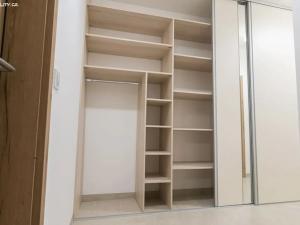 Pronájem bytu 2+kk, Praha - Strašnice, Zvěřinova, 60 m2