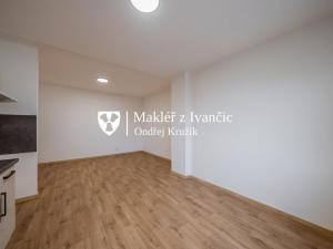 Prodej bytu 1+kk, Dolní Kounice, Masarykovo náměstí, 35 m2