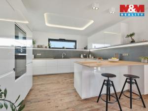 Prodej rodinného domu, Loukovec, 213 m2