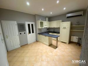 Pronájem bytu 2+1, Praha - Smíchov, Plzeňská, 58 m2