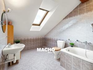 Prodej rodinného domu, Řitka, U vodojemu, 333 m2