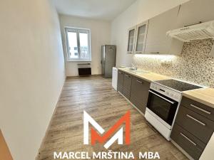 Pronájem bytu 2+1, Náchod, Husovo náměstí, 74 m2