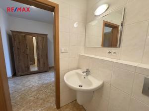 Pronájem bytu 1+kk, Praha - Holešovice, Osadní, 33 m2