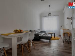 Prodej činžovního domu, Cvikov - Cvikov I, Komenského, 245 m2