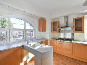 Pronájem vily, Praha - Nebušice, 360 m2