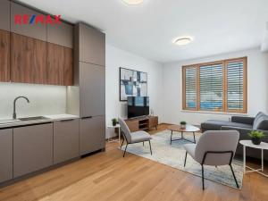 Pronájem bytu 2+kk, Praha - Radlice, U Komína, 54 m2