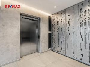 Pronájem bytu 2+kk, Praha - Radlice, U Komína, 54 m2