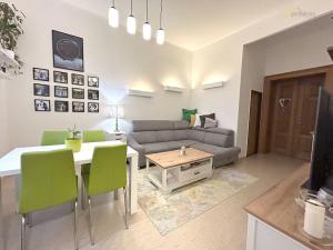 Pronájem bytu 2+1, České Budějovice - České Budějovice 3, Dr. Tůmy, 67 m2