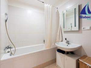 Prodej bytu 2+kk, Praha - Pitkovice, Penízovková, 63 m2