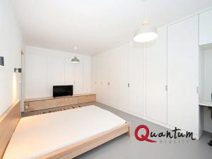 Pronájem bytu 2+kk, Praha - Holešovice, U průhonu, 54 m2