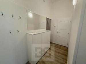 Pronájem bytu 2+kk, Praha - Strašnice, Za poštou, 39 m2
