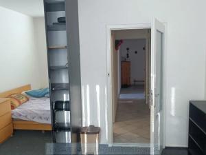 Pronájem pokoje, Praha - Hlubočepy, Geologická, 19 m2