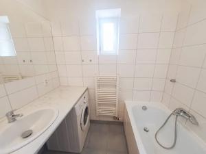 Pronájem bytu 2+kk, Praha - Žižkov, Roháčova, 51 m2