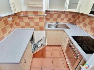 Prodej bytu 2+1, Praha - Řepy, Skuteckého, 47 m2