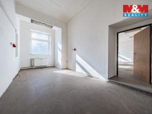 Prodej výrobních prostor, Načeradec, Zámecké náměstí, 1800 m2