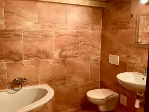 Pronájem bytu 1+kk, Praha - Smíchov, Plzeňská, 27 m2