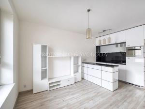 Pronájem bytu 2+kk, Praha - Vysočany, Za Krejcárkem, 49 m2