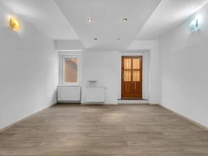 Pronájem bytu 1+kk, Hradec Králové, S. K. Neumanna, 26 m2