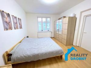 Pronájem bytu 4+1, Děčín, Revoluční nám., 103 m2