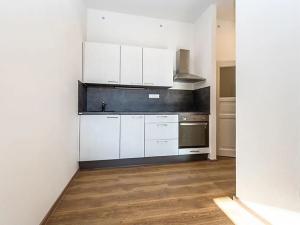 Pronájem bytu 1+kk, Praha - Nové Město, Lípová, 48 m2