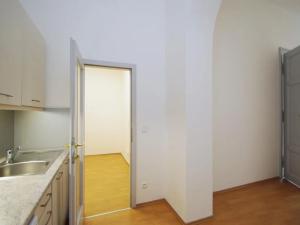 Pronájem kanceláře, Praha - Smíchov, Štefánikova, 70 m2