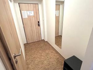 Pronájem bytu 1+kk, Praha - Smíchov, Křížová, 24 m2