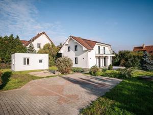 Prodej rodinného domu, Dolní Břežany, U Lesa, 150 m2