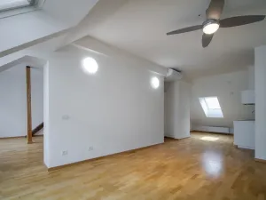 Pronájem bytu 1+kk, Praha - Karlín, Sokolovská, 78 m2