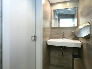 Pronájem kanceláře, Praha - Vinohrady, Šafaříkova, 86 m2