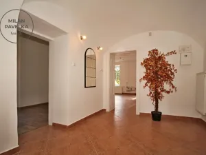 Pronájem rodinného domu, Březina, 285 m2