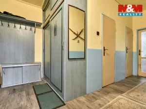 Prodej bytu 3+1, Ostrov, Vančurova, 68 m2