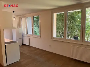 Pronájem bytu 1+kk, Pardubice, Jindřišská, 40 m2