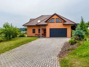 Prodej rodinného domu, Buš, 271 m2