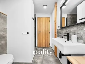 Prodej apartmánu, Perná, 205 m2