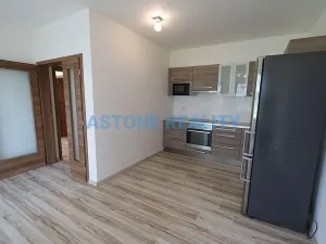 Pronájem bytu 2+kk, Praha - Vysočany, Sousedíkova, 60 m2