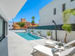 Prodej rodinného domu, Guardamar del Segura, Španělsko, 194 m2