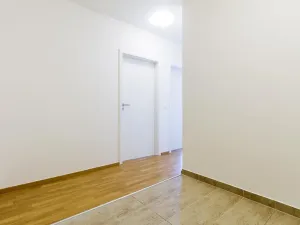 Pronájem bytu 2+1, Praha - Smíchov, Podbělohorská, 41 m2