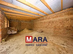 Prodej rodinného domu, Charváty, 172 m2