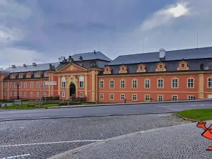 Pronájem restaurace, Dobříš, náměstí Svobody, 419 m2