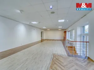 Prodej obchodního prostoru, Praha - Uhříněves, Přátelství, 490 m2
