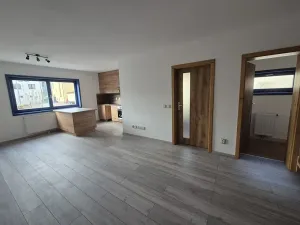 Pronájem rodinného domu, Tuchlovice, Karlovarská, 79 m2