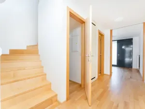 Pronájem bytu 3+kk, Praha - Vysočany, Podnádražní, 100 m2